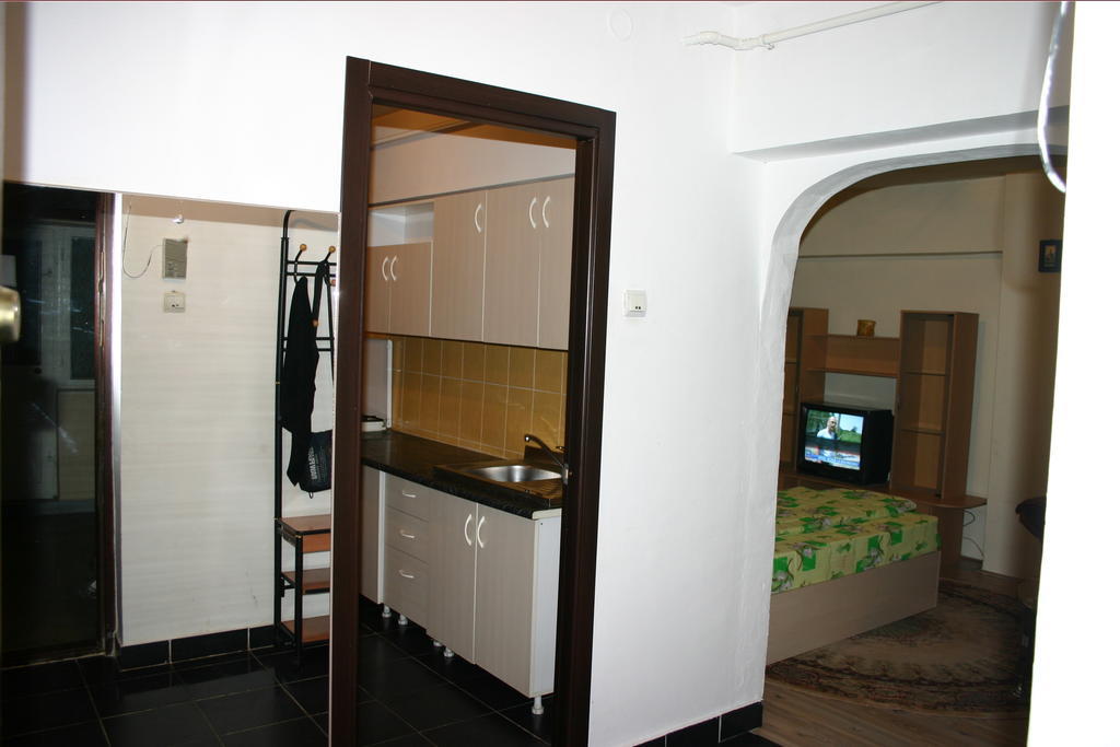 Apartament Bacau - Bacau City Centre Apartment ภายนอก รูปภาพ