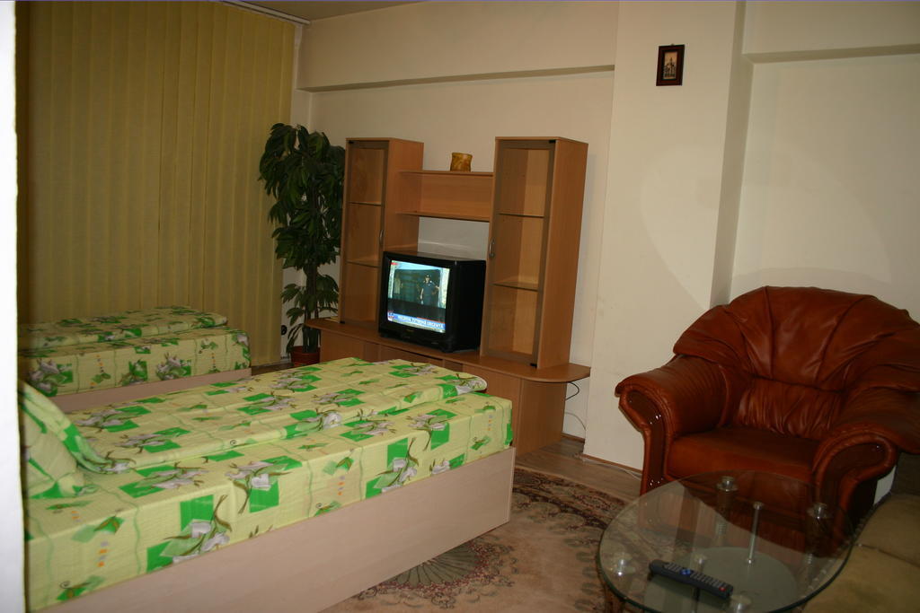 Apartament Bacau - Bacau City Centre Apartment ภายนอก รูปภาพ